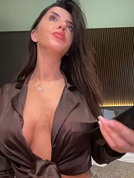 Snapshot of StephieRouse chatting on November 28, 2025, 10:10 pm StephieRouse online show from November 28, 2025, 10:10 pm