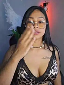 Snapshot of Tigresa23 chatting on June 16, 2026, 4:18 pm Tigresa23 online show from June 16, 2026, 4:18 pm
