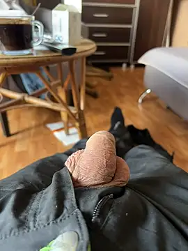 Snapshot of Darekjapa chatting on September 17, 2025, 12:07 pm Darekjapa online show from September 17, 2025, 12:07 pm