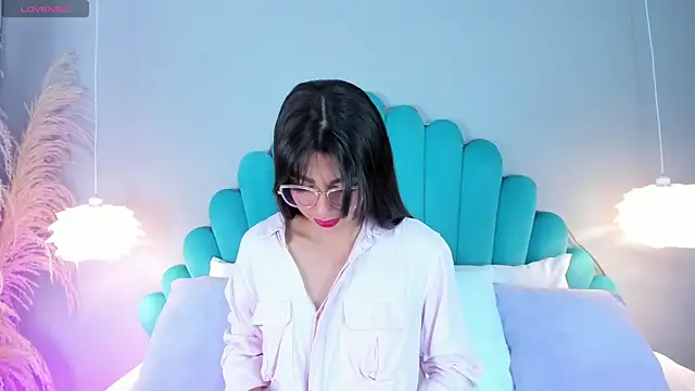 Snapshot of AlassiaHocthner chatting on November 8, 2025, 11:36 am AlassiaHocthner online show from November 8, 2025, 11:36 am