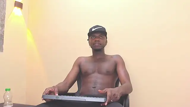 Snapshot of DOUGLAS_099 chatting on December 4, 2025, 11:59 pm DOUGLAS 099 online show from December 4, 2025, 11:59 pm