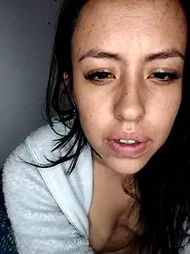 Queen Ashly online show from November 3, 2025, 4:50 am