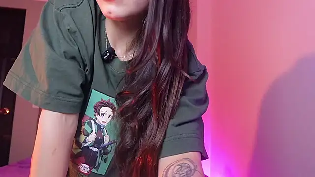 Alisha Olsen  online show from December 3, 2025, 5:52 am