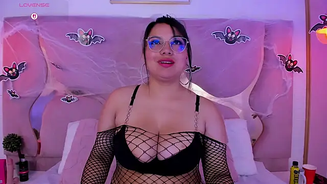 AbbieJoness   online show from October 21, 2025, 2:16 pm