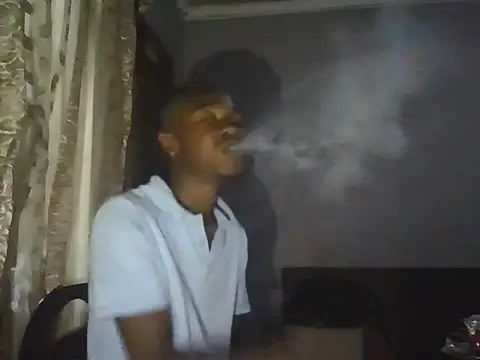 Snapshot of Nykho17 chatting on October 24, 2025, 9:36 pm Nykho17 online show from October 24, 2025, 9:36 pm