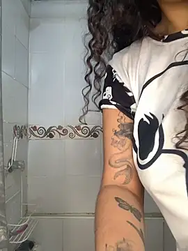 Snapshot of caritobeachdh chatting on November 16, 2025, 5:01 am caritobeachdh online show from November 16, 2025, 5:01 am