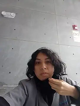 Snapshot of Syndel23 chatting on September 12, 2025, 5:02 pm Syndel23 online show from September 12, 2025, 5:02 pm