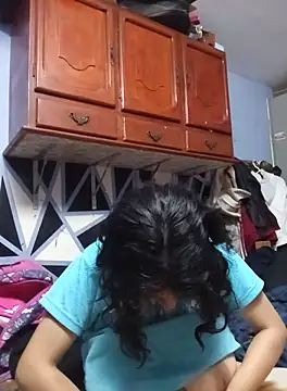 Snapshot of Syndel23 chatting on September 27, 2025, 9:43 pm Syndel23 online show from September 27, 2025, 9:43 pm