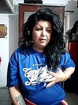 Snapshot of Jann_Riya333 chatting on October 15, 2025, 12:42 am Jann Riya333 online show from October 15, 2025, 12:42 am