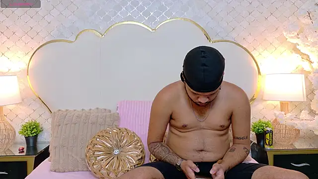 Snapshot of RickyAndSharlot chatting on October 8, 2025, 4:03 am RickyAndSharlot online show from October 8, 2025, 4:03 am