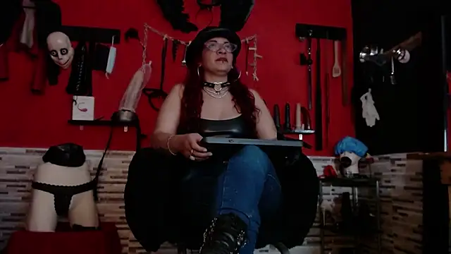 Snapshot of Miss_Mirandaa chatting on October 31, 2025, 1:46 am Miss Mirandaa online show from October 31, 2025, 1:46 am