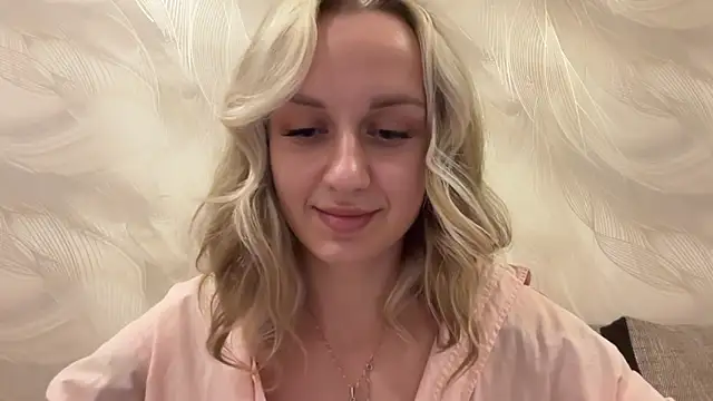 Snapshot of AdeleEverhart chatting on December 2, 2025, 7:15 pm AdeleEverhart online show from December 2, 2025, 7:15 pm