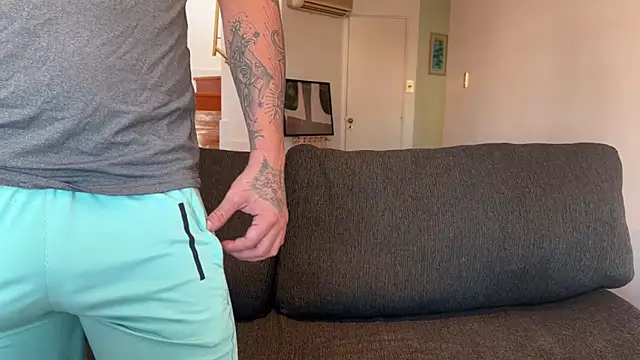 lenruy online show from February 13, 2026, 8:53 pm