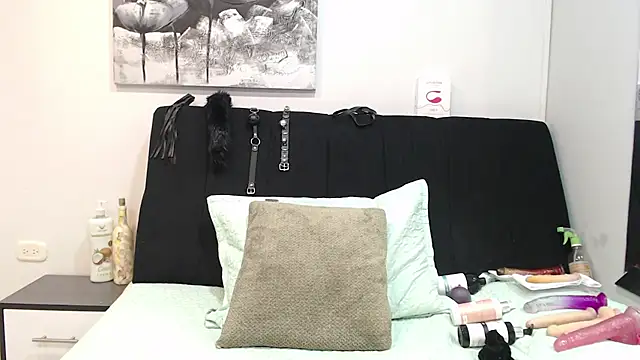 DonnaJoness online show from September 13, 2025, 8:31 pm