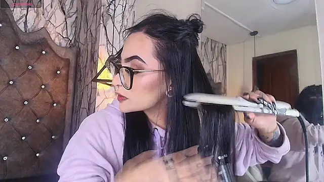 Snapshot of Zami_Escobar_of chatting on November 25, 2025, 5:13 pm Zami Escobar of online show from November 25, 2025, 5:13 pm