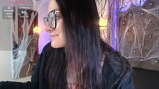 Snapshot of Zami_Escobar_of chatting on November 6, 2025, 6:23 pm Zami Escobar of online show from November 6, 2025, 6:23 pm