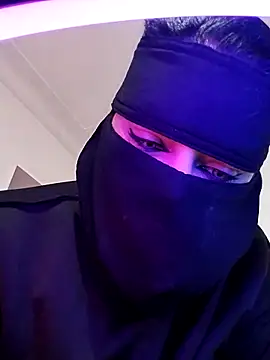 lilyan12 online show from April 7, 2026, 1:18 am