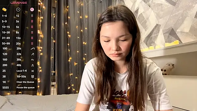 KiraVelvet online show from November 29, 2025, 6:30 pm