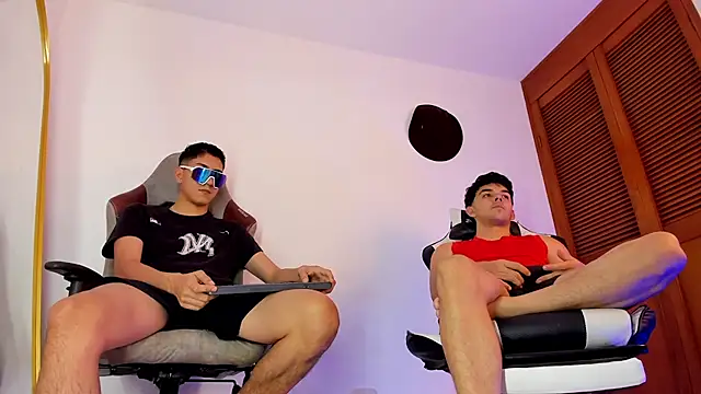 sotooliver3 online show from November 2, 2025, 8:03 pm