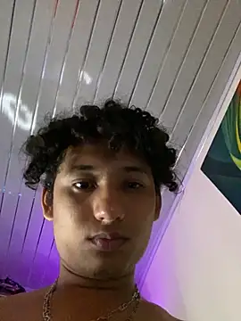 Snapshot of Nezuko-uWux chatting on October 24, 2025, 6:23 am Nezuko-uWux online show from October 24, 2025, 6:23 am