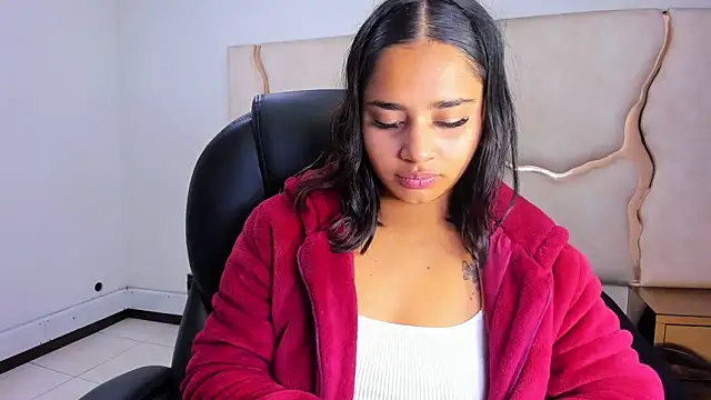 ScarletDoll online show from December 5, 2025, 3:49 am