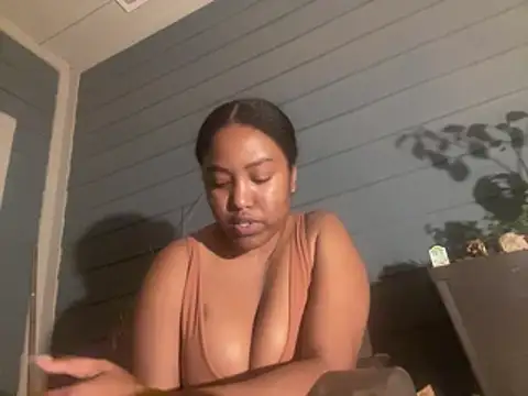 Snapshot of princesslivv chatting on July 25, 2026, 2:30 am princesslivv online show from July 25, 2026, 2:30 am