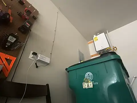 princesslivv online show from November 21, 2025, 9:36 pm