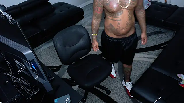 SLANGONDEMHOES online show from April 13, 2026, 5:22 am