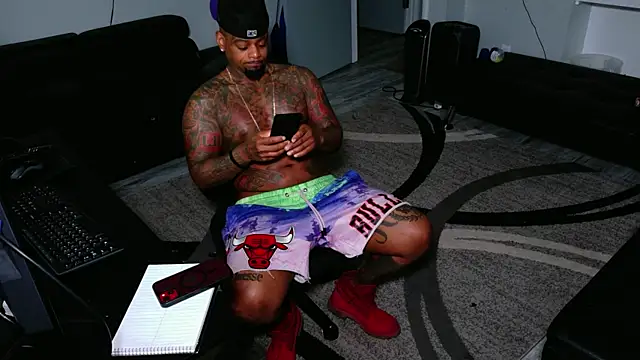 SLANGONDEMHOES online show from June 7, 2026, 2:44 pm