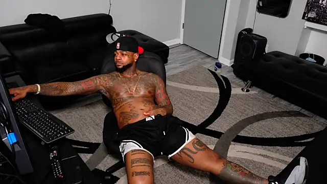 SLANGONDEMHOES online show from February 15, 2026, 5:12 pm