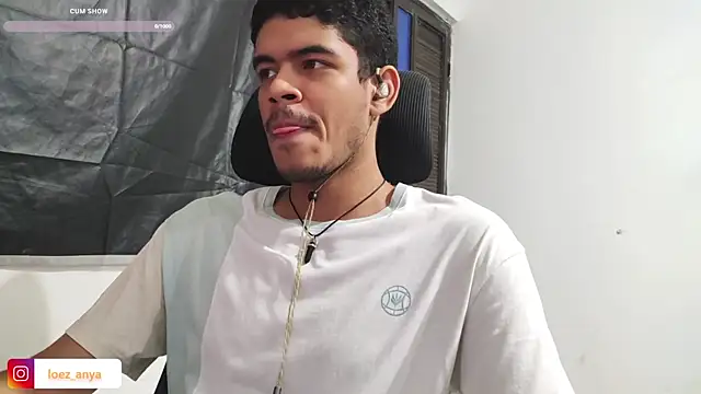 jonhsebastiann online show from December 17, 2025, 4:28 am