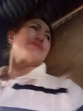 Fienjr online show from November 3, 2025, 2:28 am