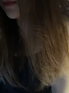 Snapshot of Hinne07 chatting on December 14, 2025, 12:39 am Hinne07 online show from December 14, 2025, 12:39 am