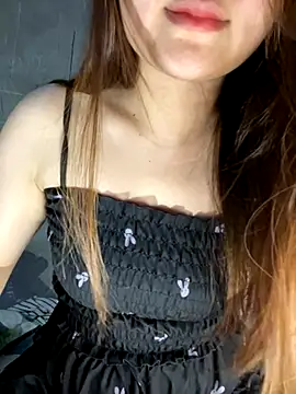 Snapshot of Hinne07 chatting on October 13, 2025, 3:46 pm Hinne07 online show from October 13, 2025, 3:46 pm