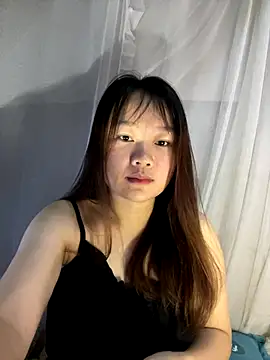 Snapshot of Hinne07 chatting on November 17, 2025, 12:47 am Hinne07 online show from November 17, 2025, 12:47 am