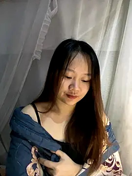 Snapshot of Hinne07 chatting on November 21, 2025, 12:20 am Hinne07 online show from November 21, 2025, 12:20 am