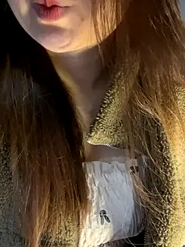 Snapshot of Hinne07 chatting on December 15, 2025, 2:45 pm Hinne07 online show from December 15, 2025, 2:45 pm