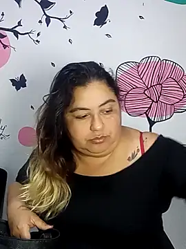 curvy diva  online show from October 11, 2025, 11:22 am