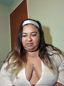 curvy diva  online show from March 31, 2026, 9:55 am