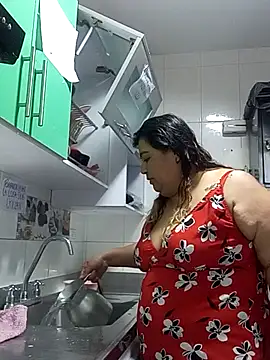 curvy diva  online show from November 26, 2025, 11:10 am