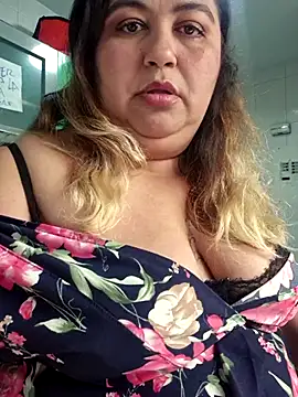 curvy diva  online show from October 23, 2025, 1:54 pm