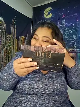 curvy diva  online show from April 19, 2026, 10:05 am