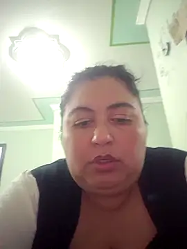 curvy diva  online show from October 21, 2025, 11:15 pm