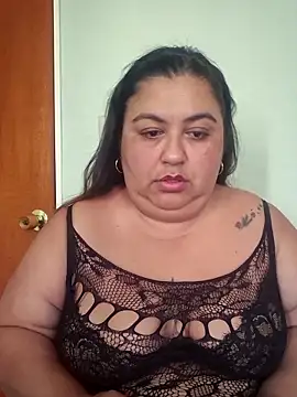 curvy diva  online show from April 19, 2026, 9:28 pm