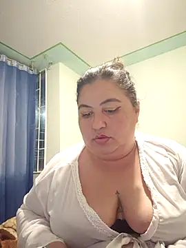 curvy diva  online show from October 6, 2025, 11:16 pm