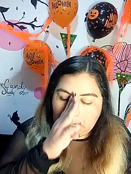 curvy diva  online show from October 30, 2025, 11:19 am