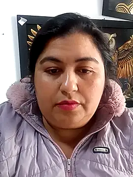 curvy diva  online show from October 29, 2025, 1:43 pm