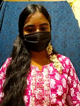 Snapshot of mini-queen chatting on December 5, 2025, 5:55 pm mini-queen online show from December 5, 2025, 5:55 pm