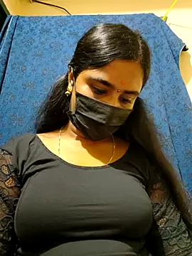 mini-queen online show from December 18, 2025, 7:50 pm