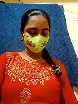 mini-queen online show from February 10, 2026, 6:51 pm